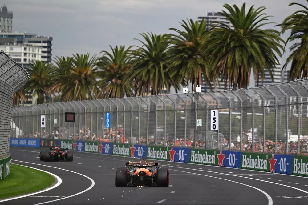 Oscar Piastri, McLaren, Max Verstappen, Red Bull Racing