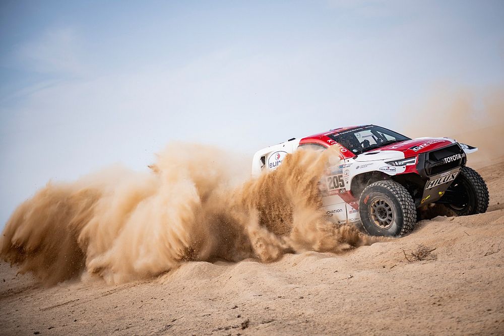 #205 Toyota Gazoo Racing Toyota: Giniel De Villiers, Dennis Murphy