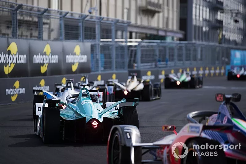 Oliver Turvey, NIO Formula E, NIO Sport 004, Pascal Wehrlein, Mahindra Racing, M5 Electro
