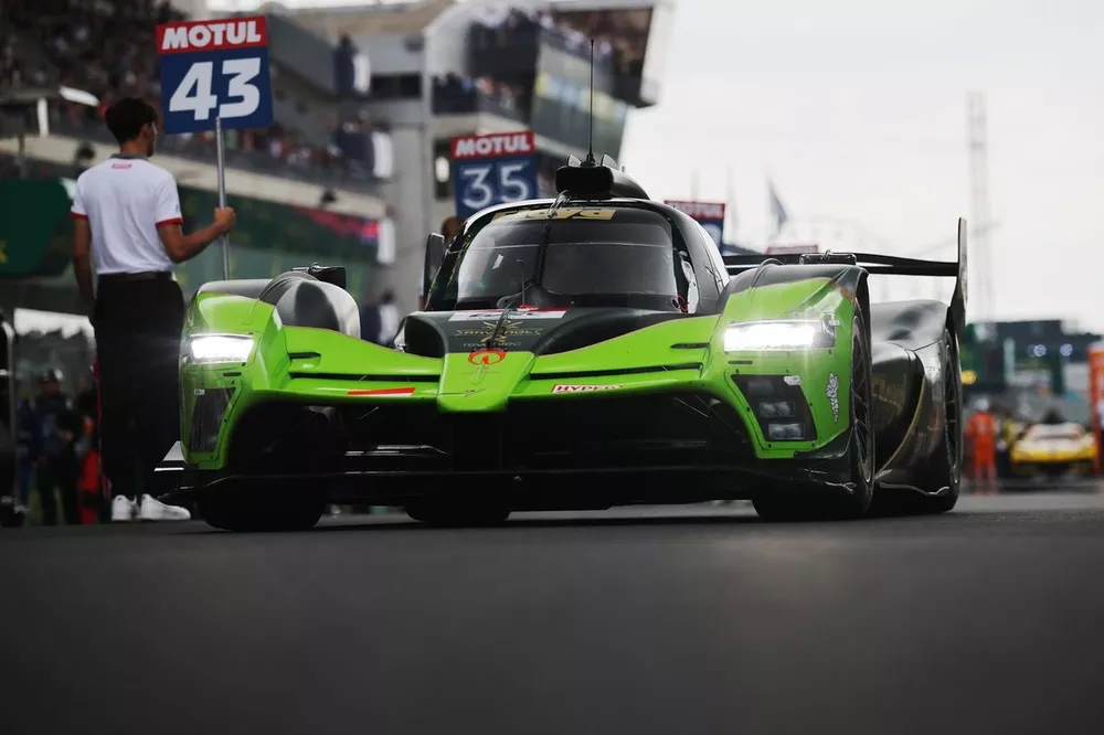 #4 Floyd Vanwall Racing Team Vanwall Vandervell 680 of Tom Dillmann, Esteban Guerrieri, Tristan Vautier