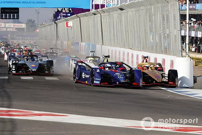 Sam Bird, Envision Virgin Racing, Audi e-tron FE05, Jean-Eric Vergne, DS TECHEETAH, DS E-Tense FE19, se percutent au premier virage