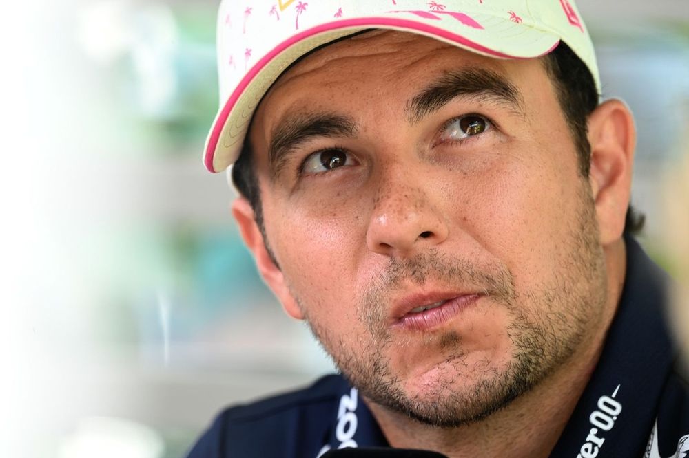 Sergio Pérez, Red Bull Racing, habla con los medios de comunicación 