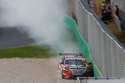V8 Supercars: Glück im Unglück für Simona de Silvestro