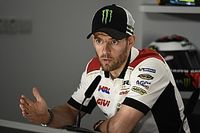 Crutchlow: “En agua no es lo mismo correr solo que con 25 pilotos”