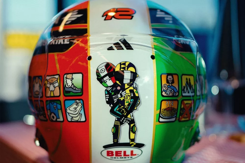 f1-un-antonelli-alla-valentino-rossi-ecco-il-casco-che-kimi-user-a