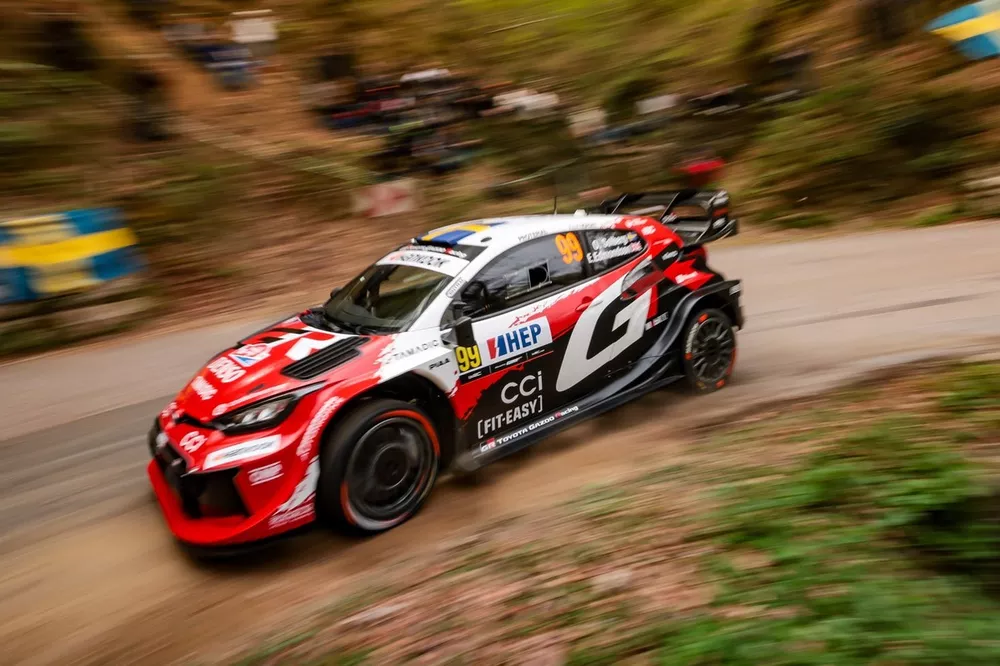 Oliver Solberg, Elliott Edmondson, Toyota Gazoo Racing WRT Toyota GR Yaris Rally1