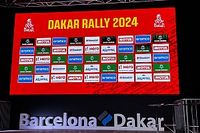El Rally Dakar 2024 arranca en una Barcelona 'vestida de gala'