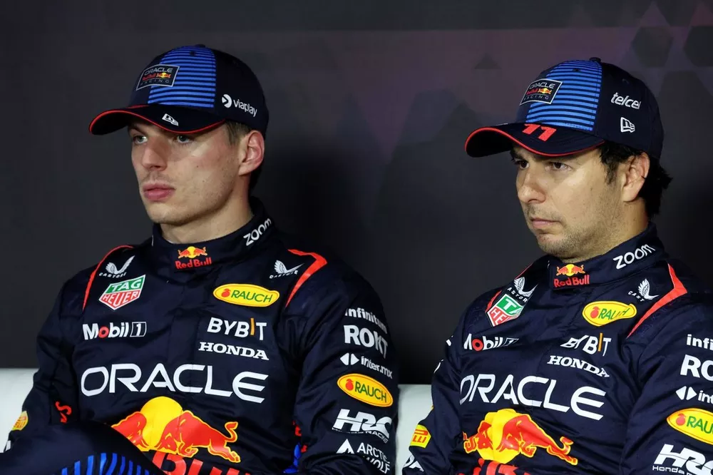 Ganador de la pole, Max Verstappen, Red Bull Racing, Sergio P&eacute;rez, Red Bull Racing, en la rueda de prensa posterior a la clasificaci&oacute;n.