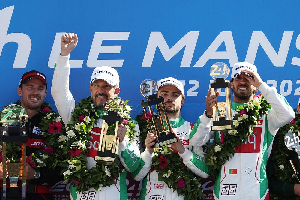 Podio: #38 Jota Oreca 07 Gibson LMP2 de Roberto González, Antonio Félix da Costa, William Stevens