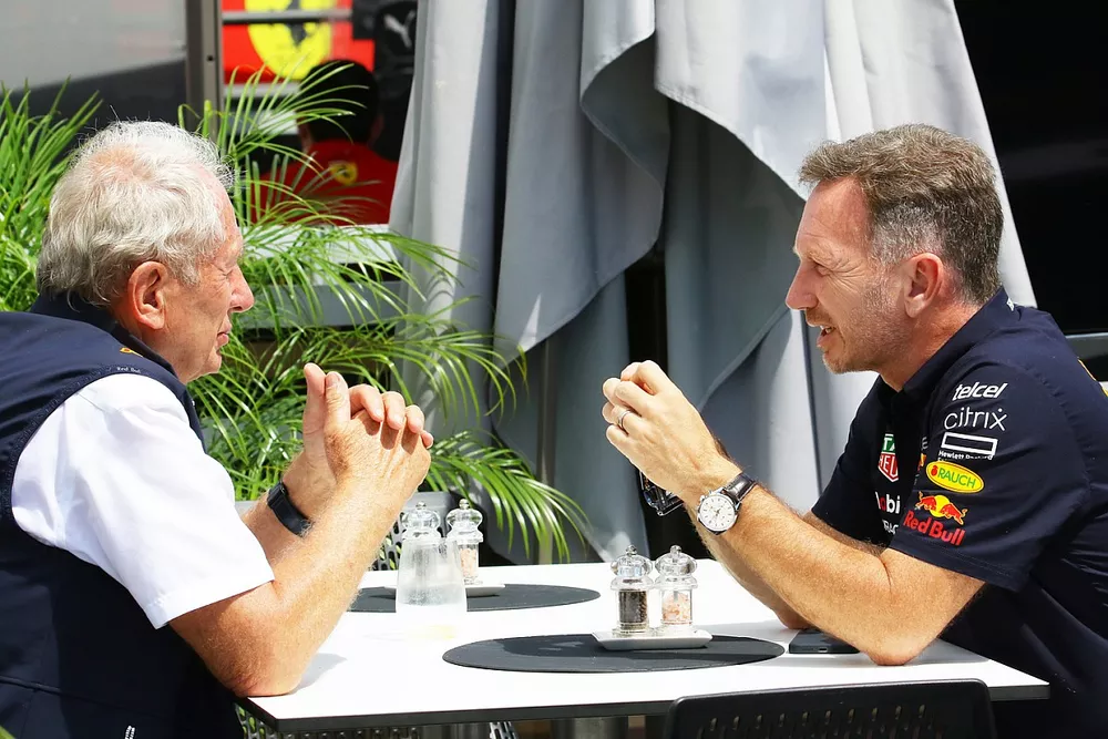 Helmut Marko, consulente, Red Bull Racing, con Christian Horner, Team Principal, Red Bull Racing