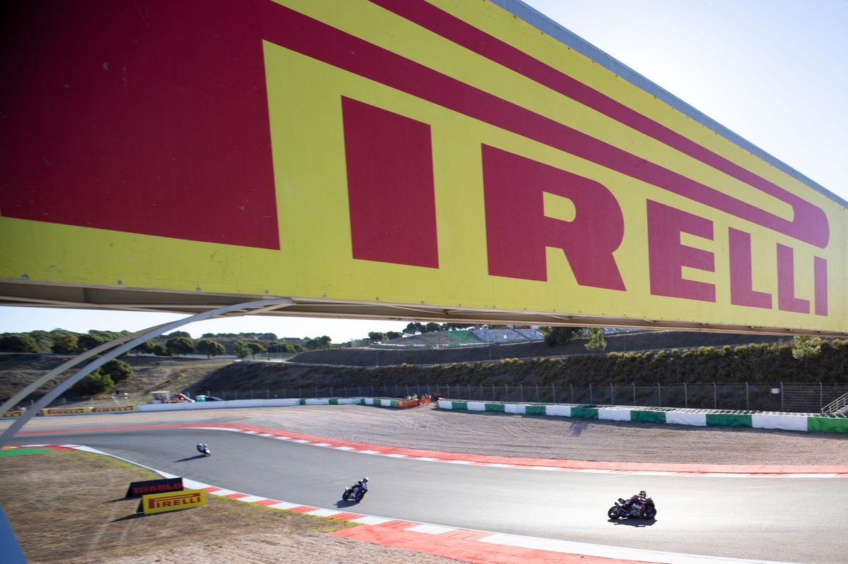 Pirelli wants to test new MotoGP tyres with 2027 bikes and full-time riders before the...