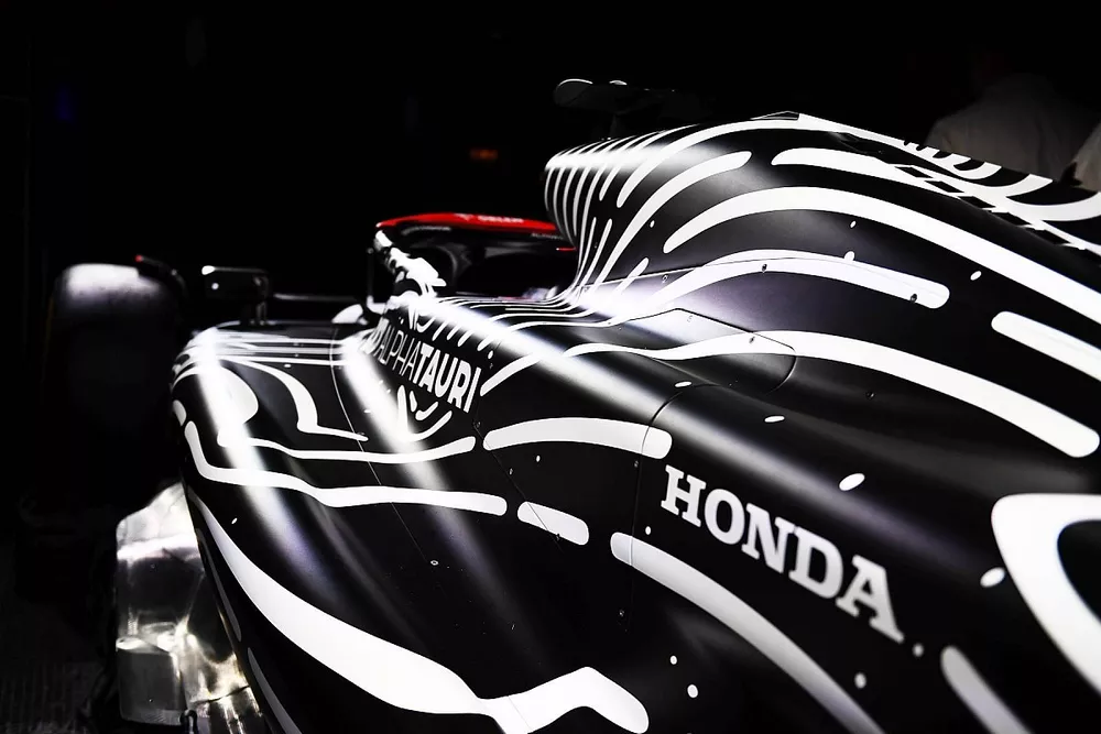 Scuderia AlphaTauri AT04 Las Vegas livery