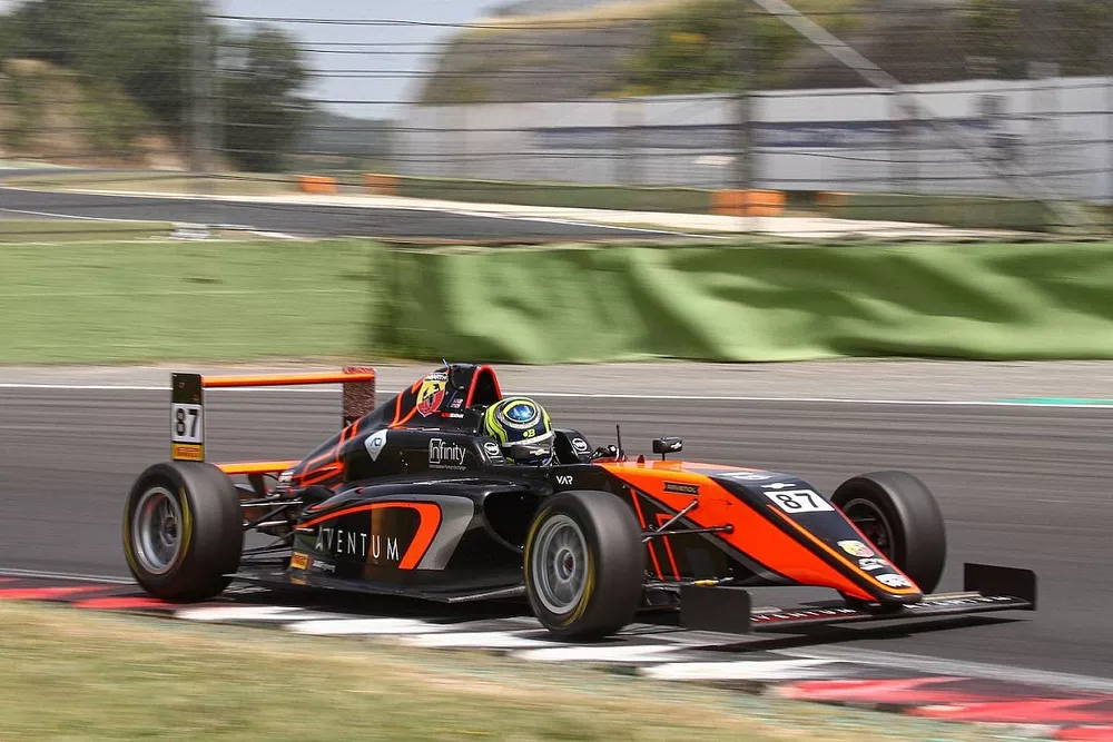 Oliver Bearman, Van Amersfoort Racing  