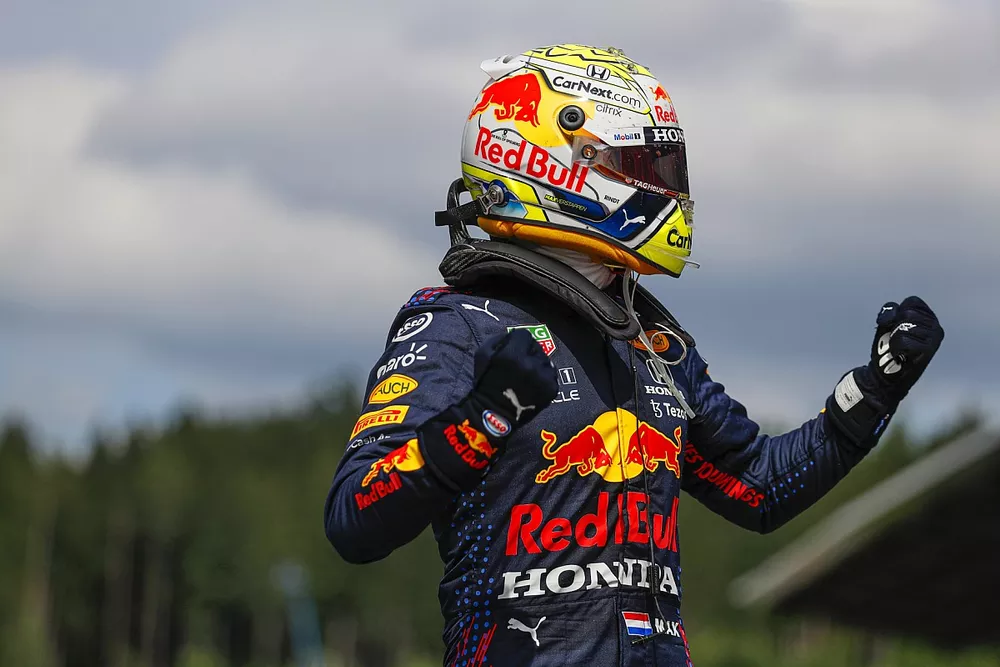 Max Verstappen, Red Bull Racing, c&eacute;l&egrave;bre son succ&egrave;s dans le parc ferm&eacute;