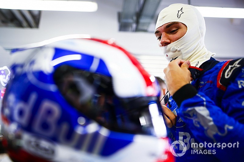Un débris a percuté la visière de Gasly