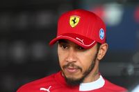 Hamilton y los "documentos" que env&iacute;a a Ferrari y muestran su compromiso
