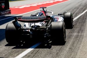 小林可夢偉、トヨタ提携ハースで2014年以来となるF1ドライブ。現行規定車両のノウハウ蓄積で最高峰目指す&ldquo;後輩&rdquo;の指南役に