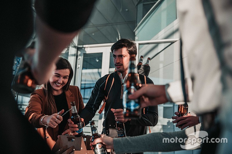 Cerveza española en un F1 británico: Estrella Galicia 0,0 se une a McLaren