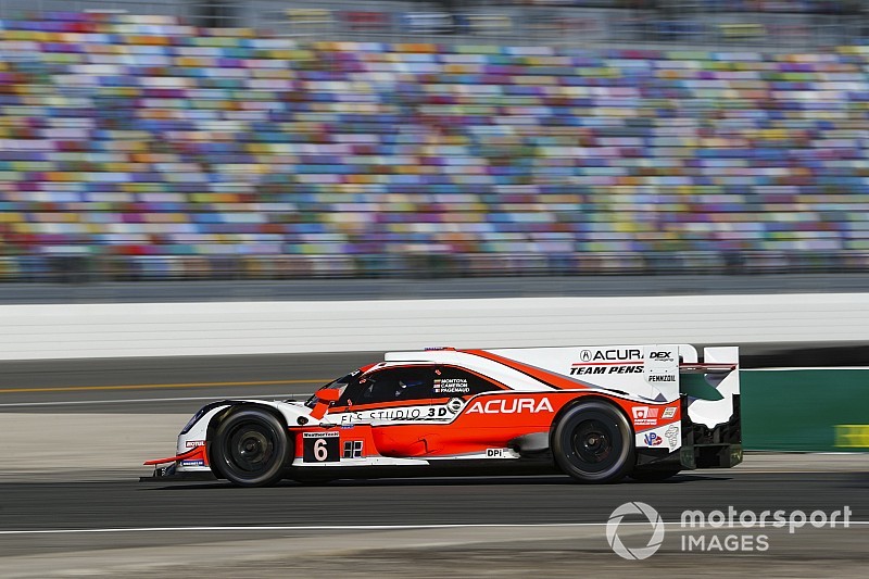 Rolex 24, Hour 2: Acura takes early lead from AXR