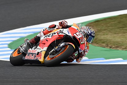 Trainigssturz zwingt Marquez aufs Ersatzbike: Titeljagd von Startplatz sechs