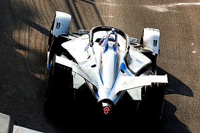 De Silvestro megköszönte Massának a kölcsönkapott Formula E-autót