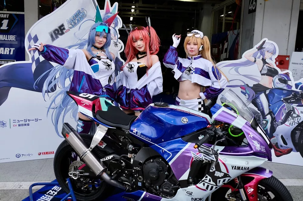 アズールレーン　エセックス　コスプレ衣装　レースクイーン　アズレン アズレン×ヤマハ、鈴鹿8耐コラボも3年目！ コスプレで参加の