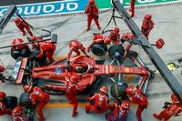 Ferrari anuncia a UniCredit como sustituto de Santander en F1 2025