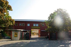 Ferrari desmiente que Hamilton no visitara nunca la f&aacute;brica en Maranello