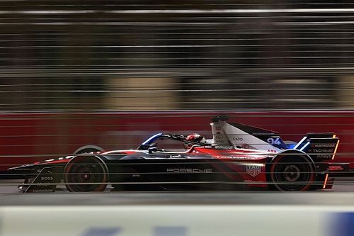 Верляйн принес Porsche победу в Формуле Е с девятого места на старте