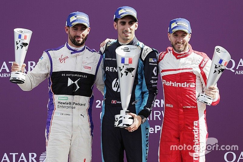 Podio: ganador de la carrera Sébastien Buemi, Renault e.Dams, segundo lugar José María López, DS Vir