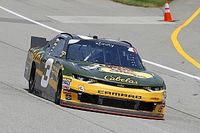 Austin Dillon gana una carrera recortada por la lluvia en Michigan