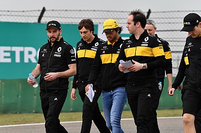 Sainz: Igaza van Markónak, tényleg a Toro Rosso mögött vagyunk