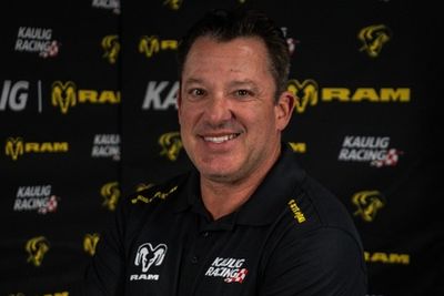 Tony Stewart retorna &agrave; NASCAR Truck ap&oacute;s 20 anos e correr&aacute; etapa de Daytona