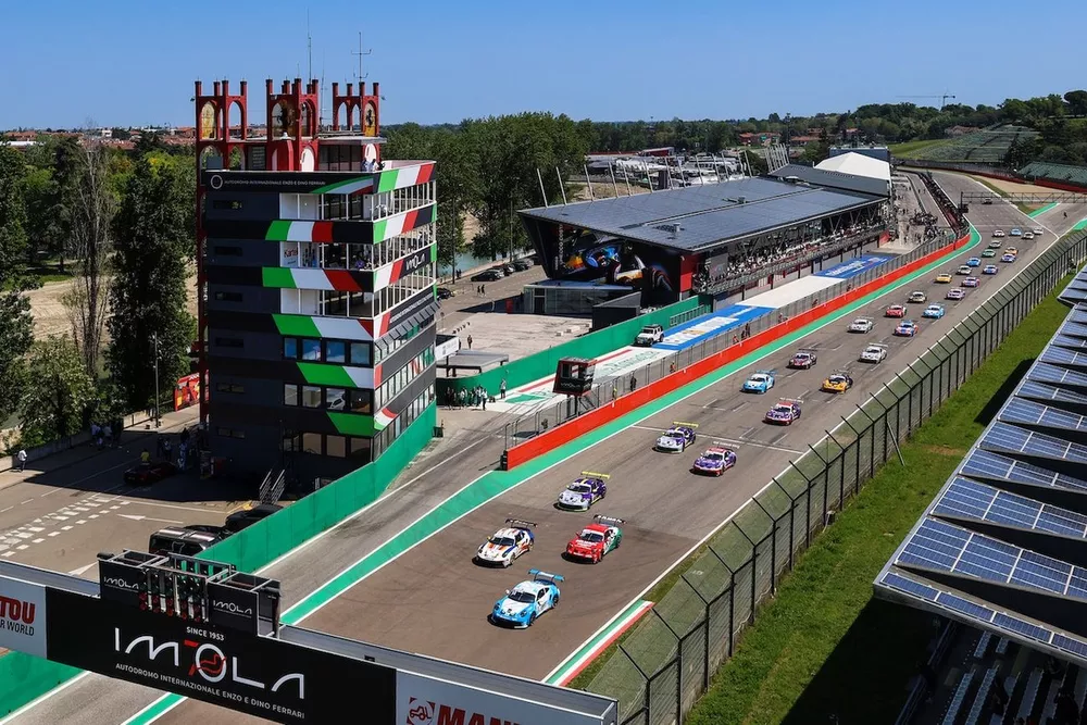 Gara 2 della Porsche Carrera Cup Italia a Imola