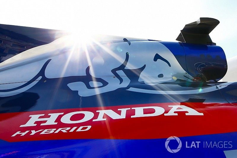 A Honda logo on the bodywork of a Toro Rosso
