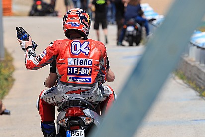 Dovizioso: "La culpa la tienen Lorenzo y Pedrosa"