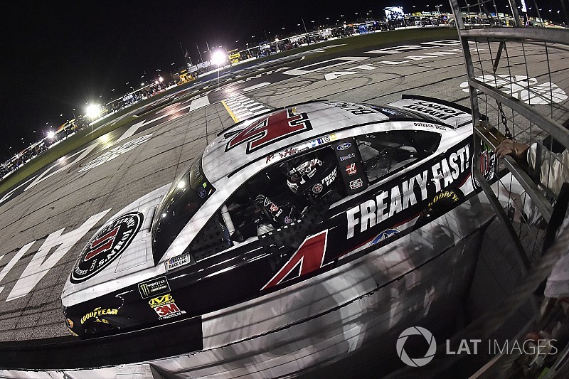 Харвик выиграл гонку NASCAR в Атланте