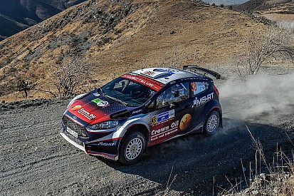 WRC2: brutto incidente per Greensmith in un test. Il navigatore Parry si è procurato fratture alla zona pelvica