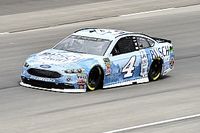 Harvick domina la primera etapa en Texas y Suárez en accidente
