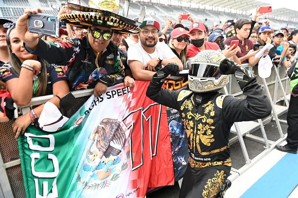 Fans waiting for autographs