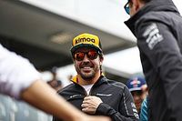 Alonso faz mistério sobre futuro: “Não descarto nada”