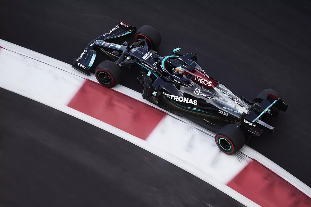 Lewis Hamilton, Mercedes W12