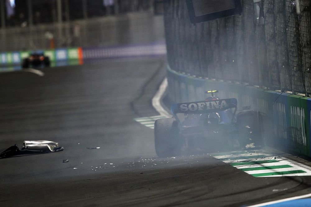 Nicholas Latifi, Williams FW44, crashes out of the race