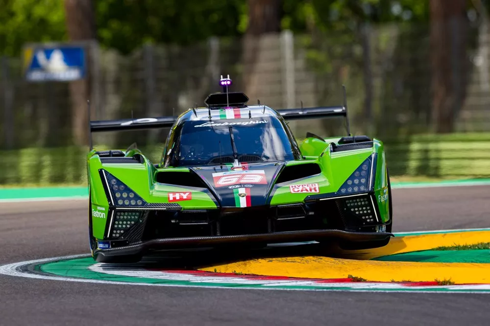 #63 Lamborghini Iron Lynx Lamborghini SC63: Mirko Bortolotti, Edoardo Mortara, Daniil Kvyat