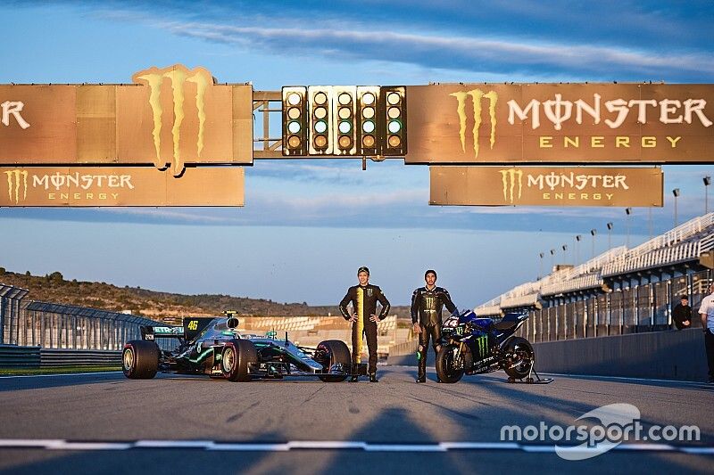 Lewis Hamilton, Yamaha MotoGP YZR-M1, Valentino Rossi, Mercedes-AMG F1 W08