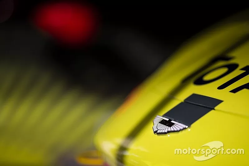 Logo del Aston Martin Vantage AMR