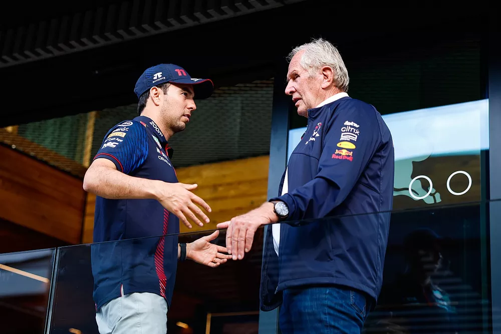 Sergio P&eacute;rez, Red Bull Racing, y Helmut Marko, asesor de Red Bull Racing
