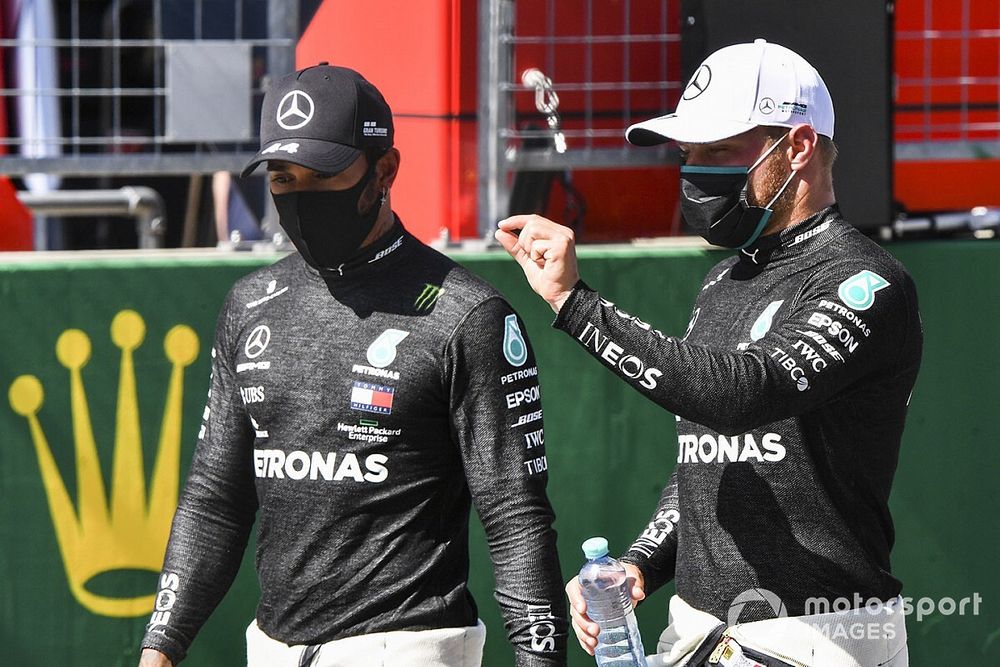 Pole Sitter Valtteri Bottas, Mercedes-AMG Petronas F1 and Lewis Hamilton, Mercedes-AMG Petronas F1 speak in parc ferme
