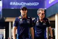 Montoya se la juega: "Red Bull no bajar&aacute; a Checo P&eacute;rez"
