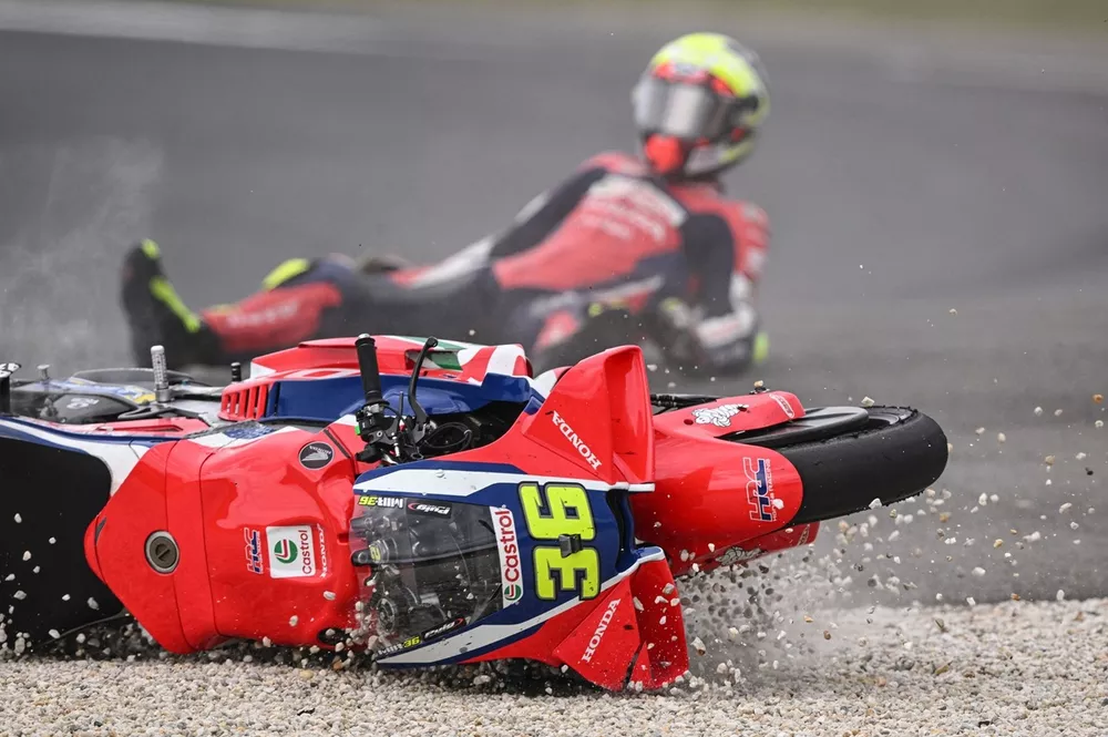 Joan Mir, Honda HRC crash